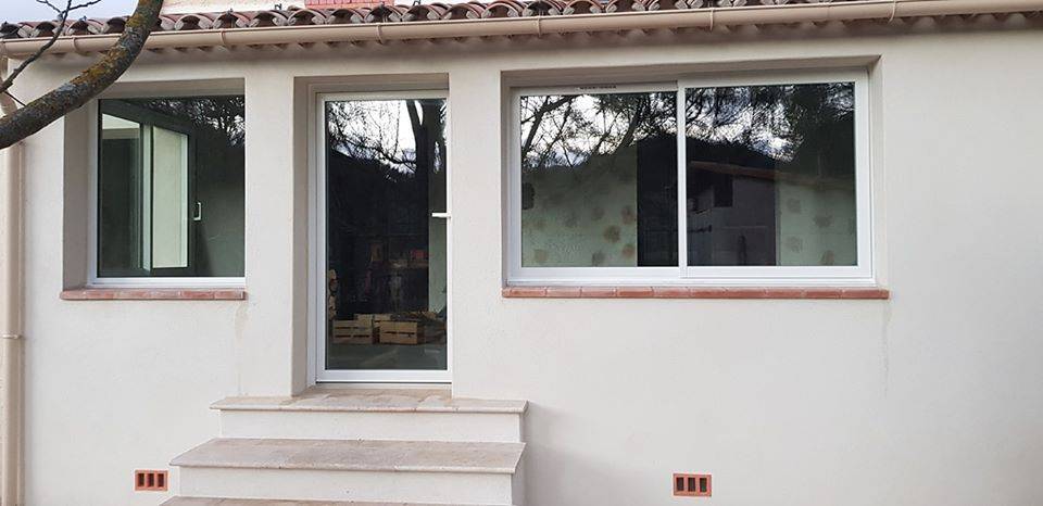 Approvisionnement et Installation de Menuiseries en Aluminium chez un Particulier dans une 