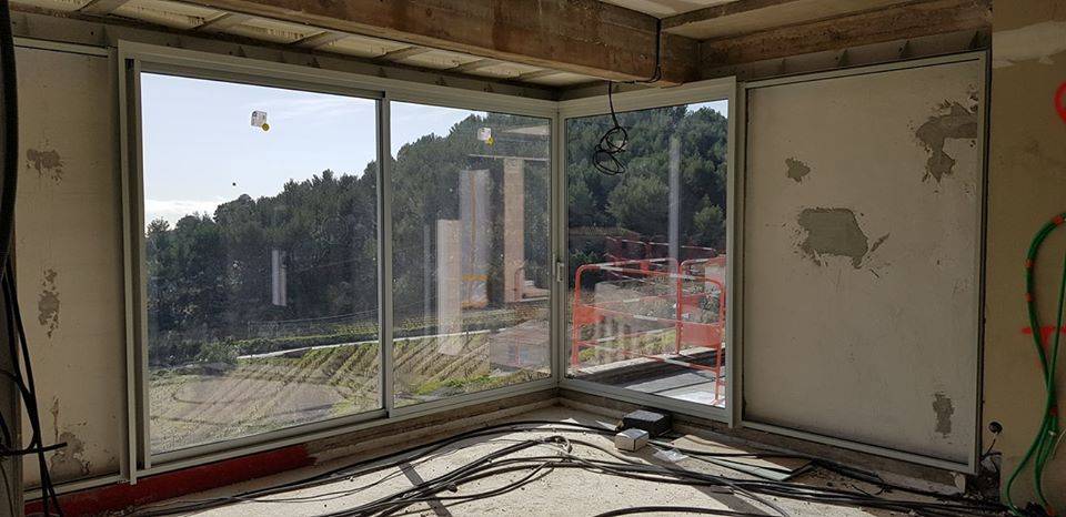 Approvisionnement et Installation de Menuiseries en Aluminium chez un Particulier dans une  (3)