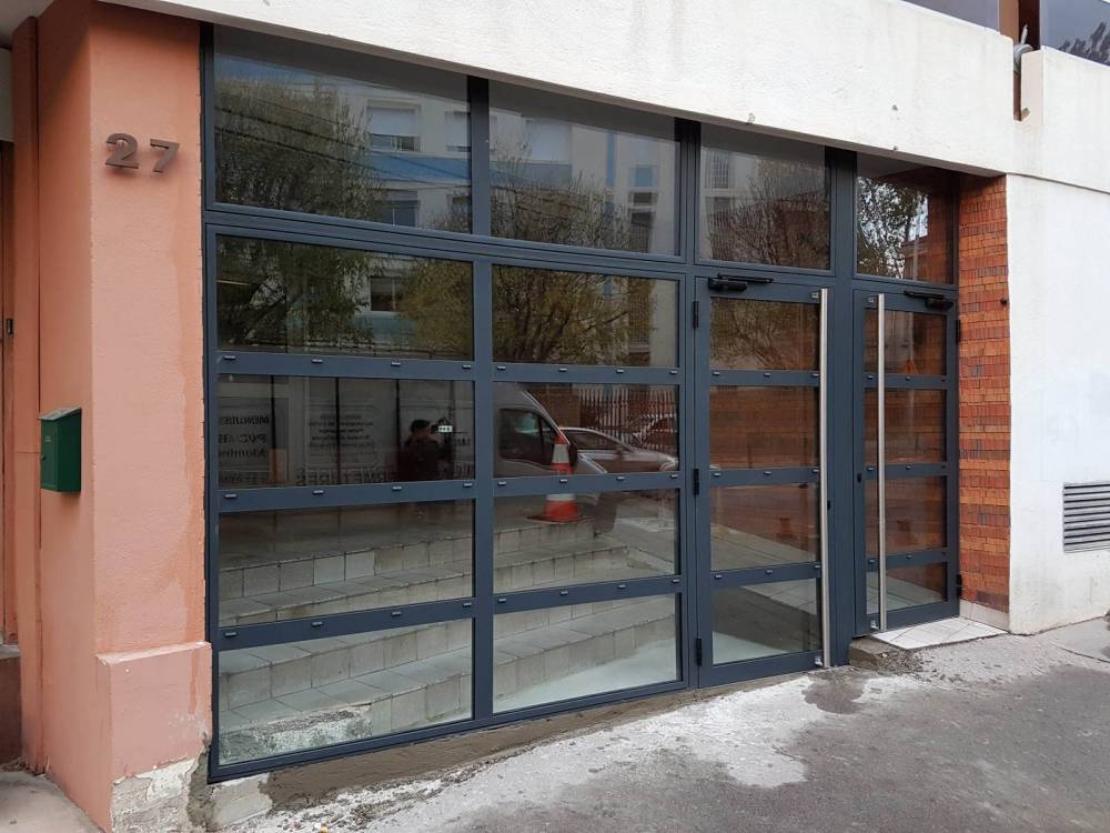 Fourniture et Pose de Fenêtres en Aluminium Sur Mesure pour Particulier dans une Villa à