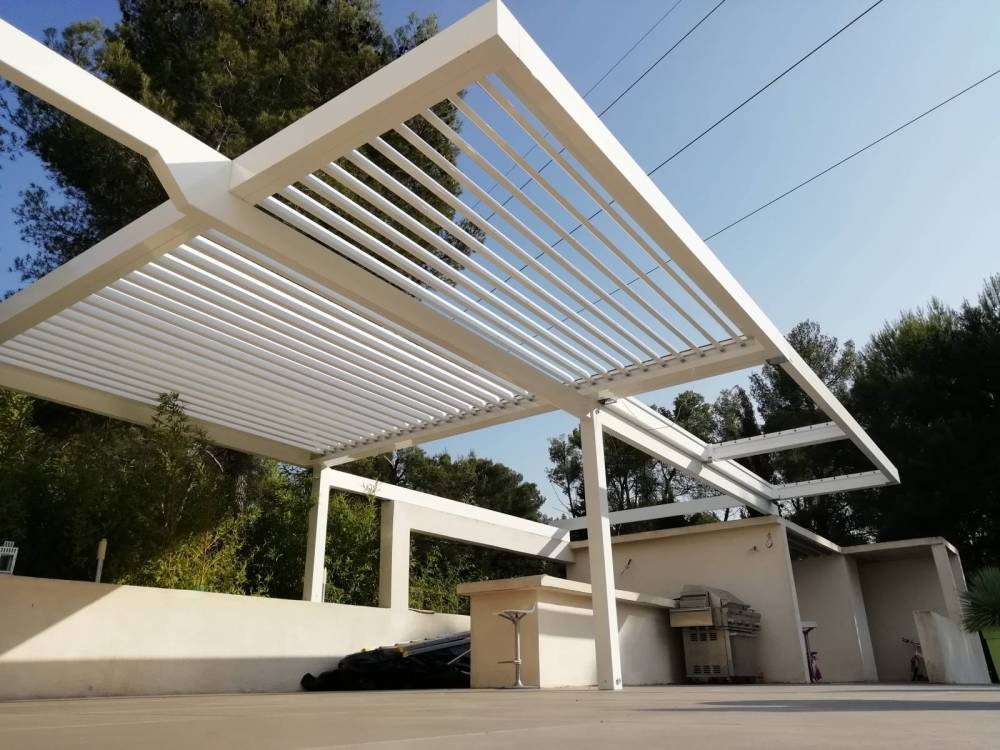 Installation d'une Pergola Bioclimatique chez un Particulier à Cabriès dans les Bouches-du-Rhône