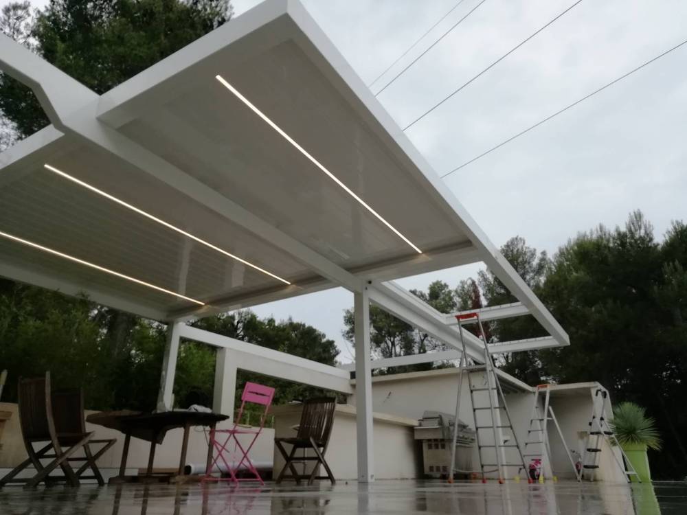 Installation d'une Pergola Bioclimatique chez un Particulier à Cabriès dans les Bouches-du-Rh (1)