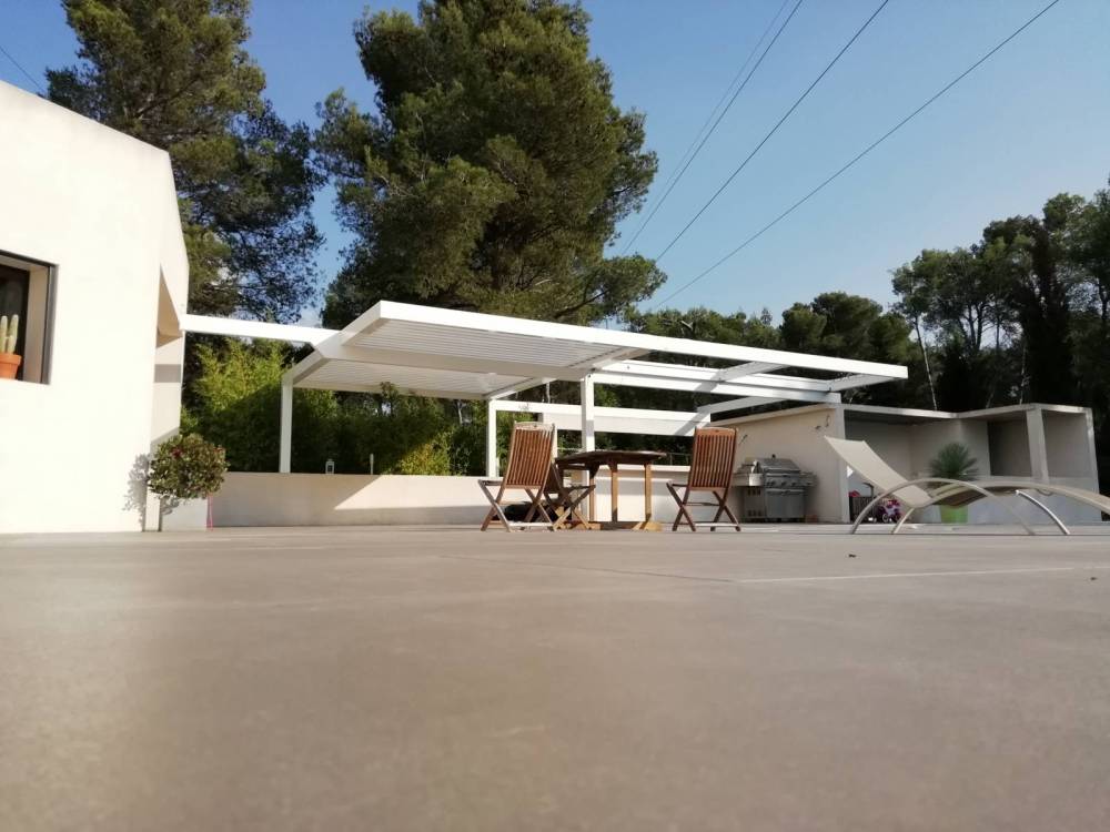 Installation d'une Pergola Bioclimatique chez un Particulier à Cabriès dans les Bouches-du-