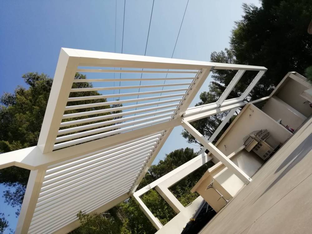 Installation d'une Pergola Bioclimatique chez un Particulier à Cabriès dans les Bouches-du- (4)