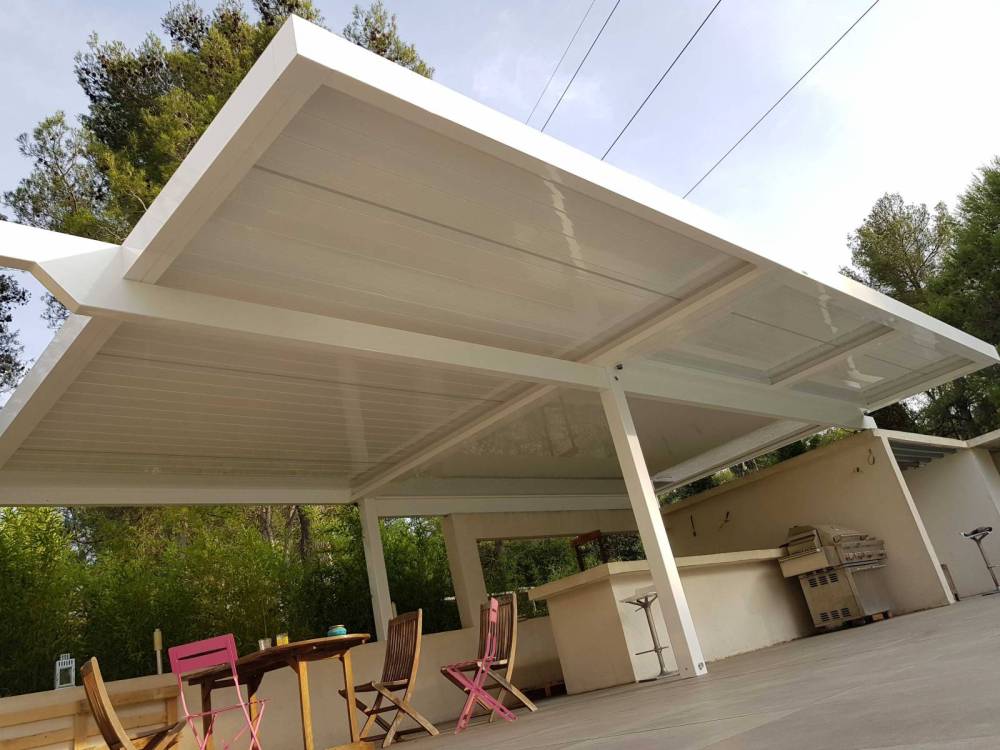 Fourniture et pose d'une Pergola bioclimatique établi sur plan dans villa (4)