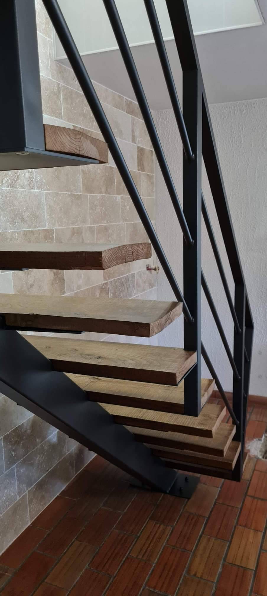 Fabrication et pose d'un escalier métal et bois à La Destrousse (1)