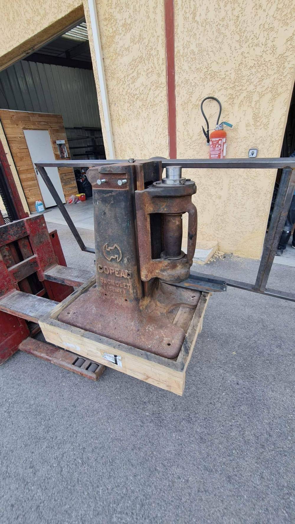 Fabrication d'une table métal  bois dans la région PACA (5)