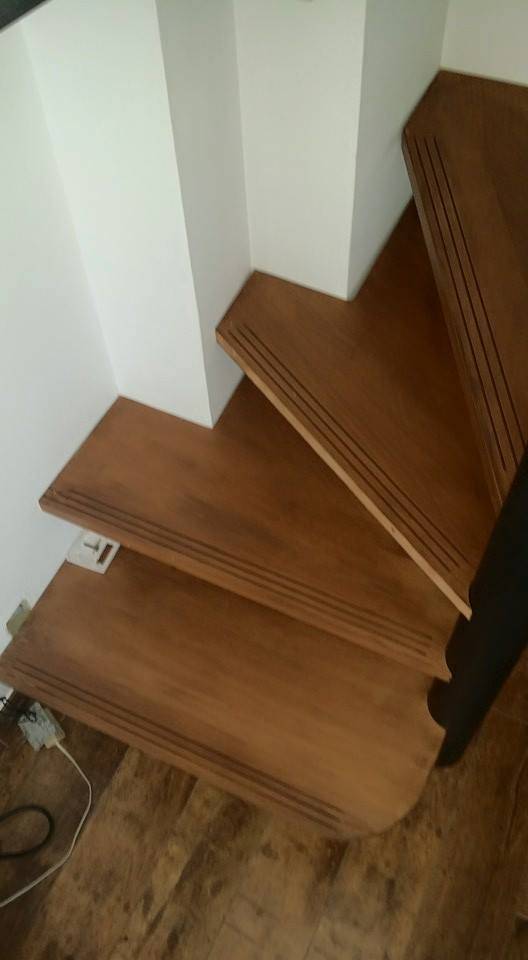 Fabrication et pose d'un escalier en métal et bois sur mesure pour une villa à Aubagne (6)