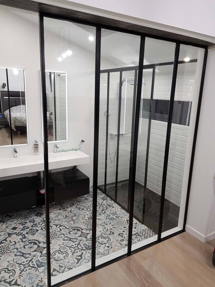 Remplacement et création de vitrage intégré pour salle de bain, style atelier sur la Destrou